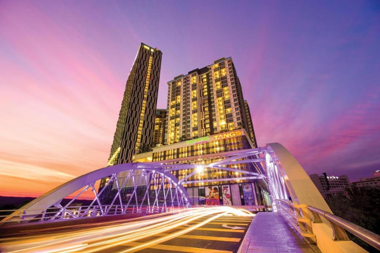 Pangsapuri New! The Shore Residences 3br Luxury I Direct Access To Shopping I 6-10pax I 10minsjonker